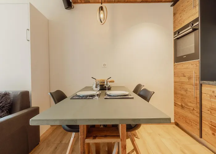 Rénové Et élégant En Plein Centre *